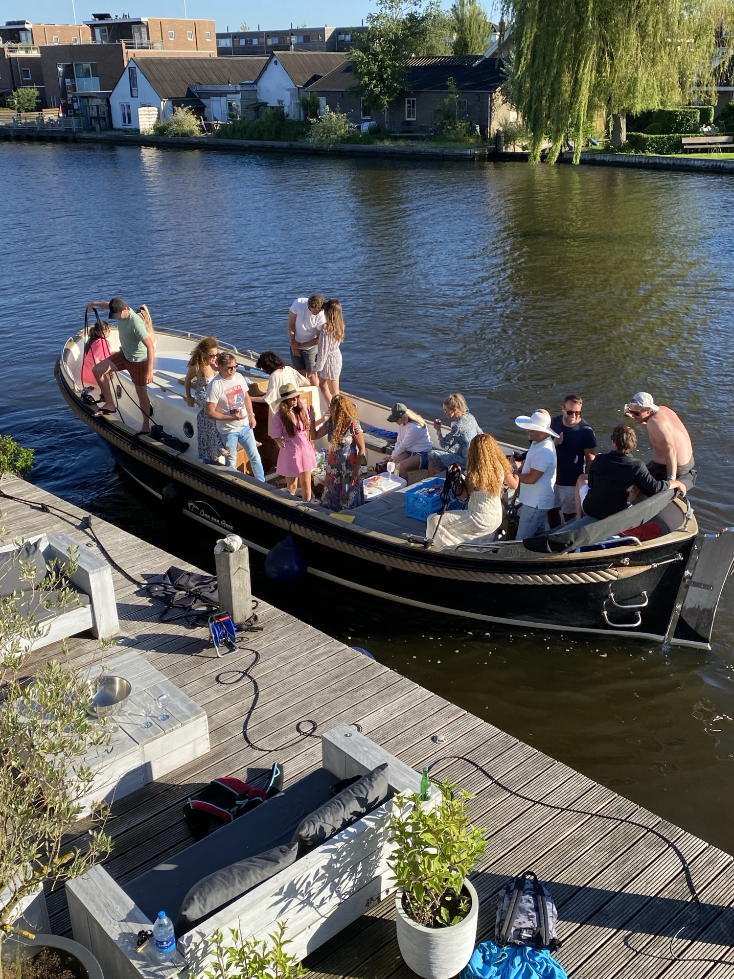 Gezelschap aan boord van de Jan van Gent
